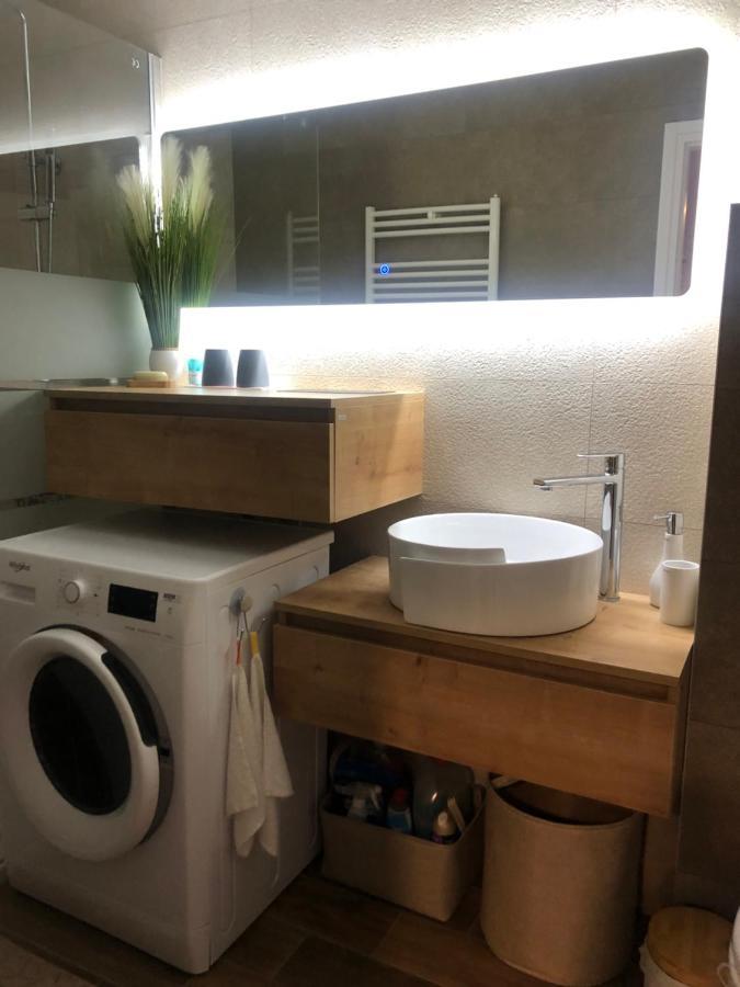 Studio Apartman Avenija *** สลาวอนสกีบรอด ภายนอก รูปภาพ