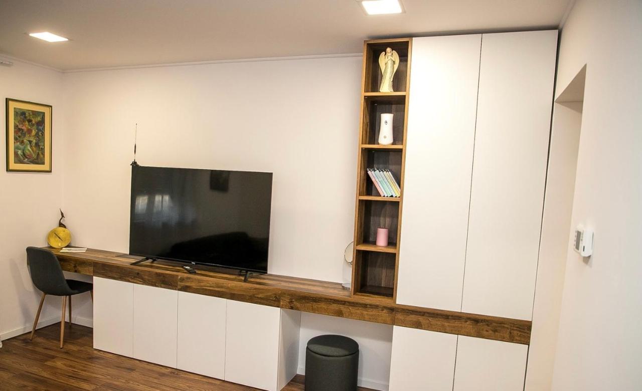 Studio Apartman Avenija *** สลาวอนสกีบรอด ภายนอก รูปภาพ